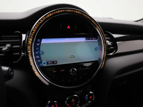MINI One (2022) — foto 16 van 34