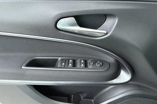 Fiat 600 (2025) — foto 8 van 19
