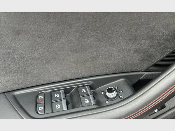 Audi RS4 Avant (2023) — foto 17 van 29