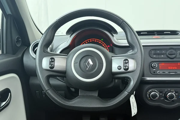 Renault Twingo (2018) — foto 2 van 17
