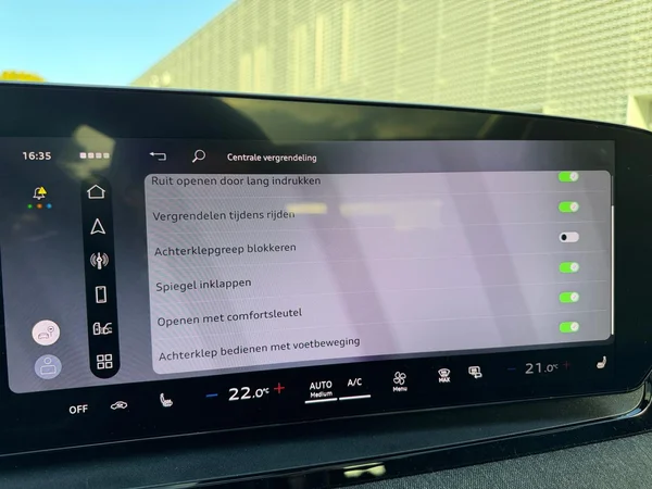 AUDI Q6 e-tron (2026) — foto 11 van 24
