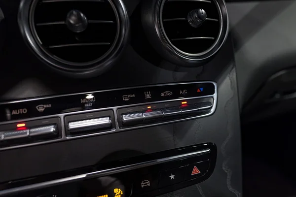 Mercedes-Benz GLC (2022) — foto 26 van 38