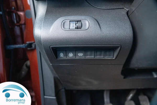 Peugeot RIFTER (2020) — foto 28 van 37