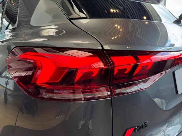 AUDI Q6 e-tron (2025) — foto 7 van 21