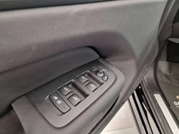 Volvo XC60 (2026) — foto 9 van 17