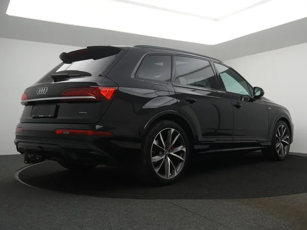 AUDI Q7 PHEV (2021) — foto 12 van 28