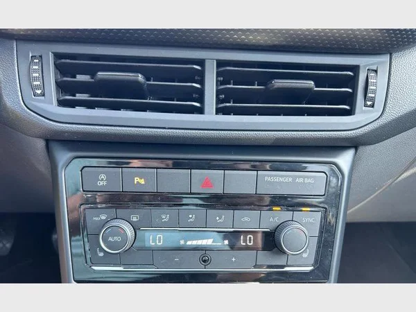 Volkswagen T-Cross (2021) — foto 10 van 29