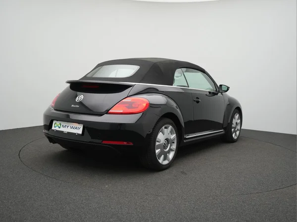 VOLKSWAGEN Beetle Cabriolet (2015) — foto 38 van 39