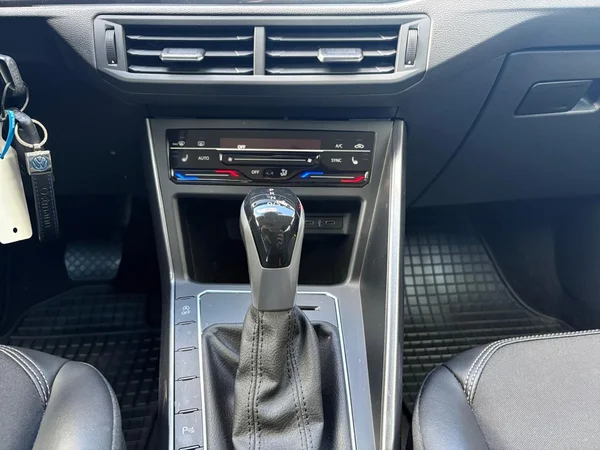 VOLKSWAGEN Taigo (2022) — foto 5 van 24