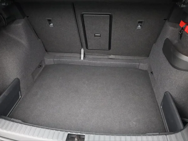 SKODA Karoq (2024) — foto 2 van 21
