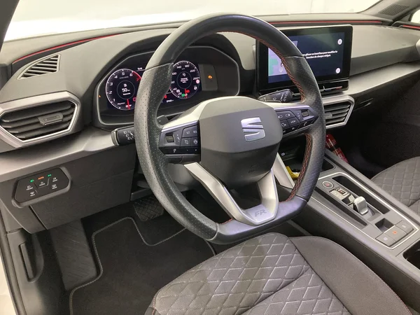 SEAT Leon ST (2024) — foto 7 van 36