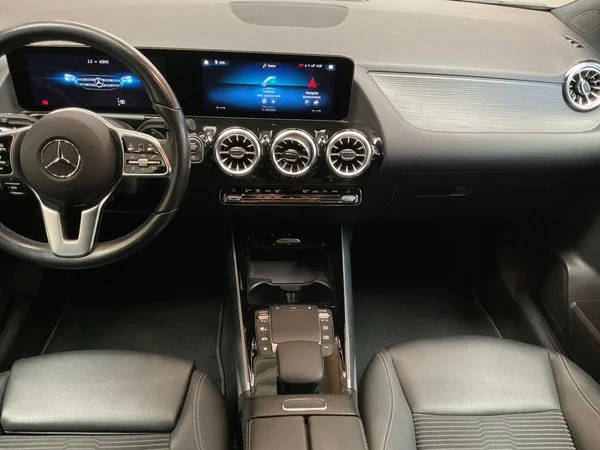 MERCEDES-BENZ GLA (H247) (2022) — foto 3 van 22