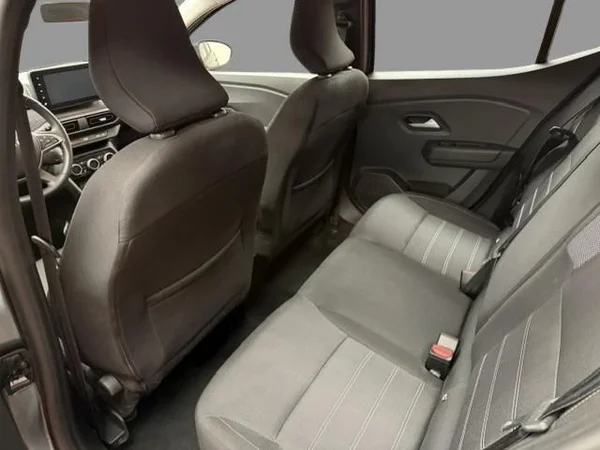 Dacia Sandero Stepway (2025) — foto 17 van 17