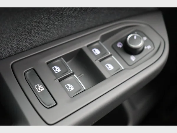 VOLKSWAGEN Golf VIII (2023) — foto 5 van 16