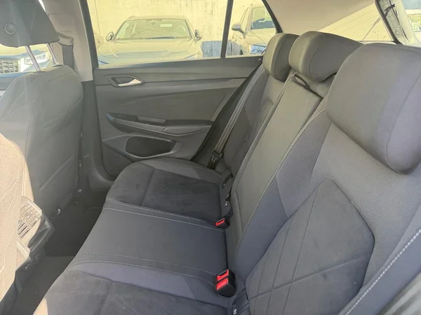VOLKSWAGEN Golf VIII (2023) — foto 2 van 20