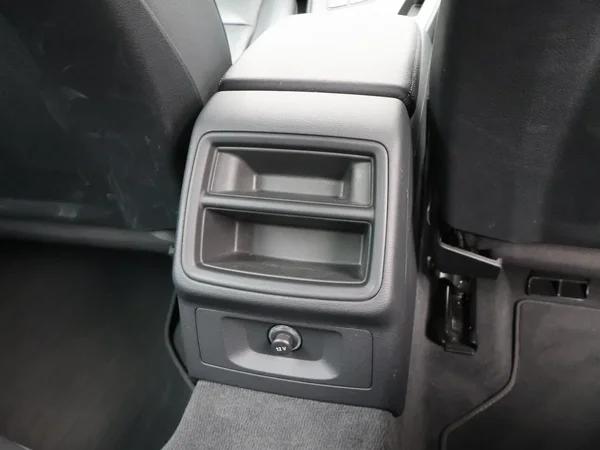 Audi A4 (2022) — foto 5 van 31