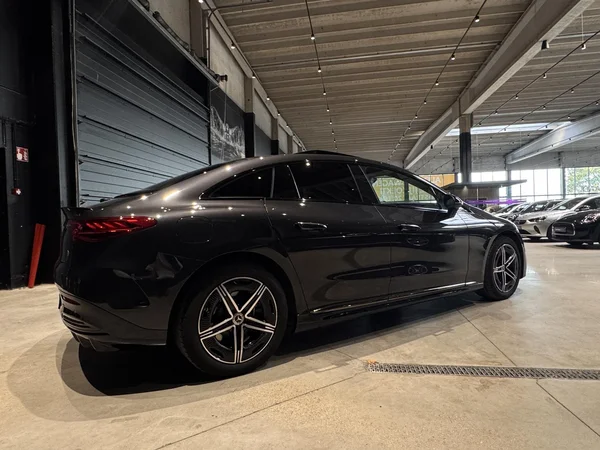 Mercedes-Benz EQE (2024) — foto 25 van 30