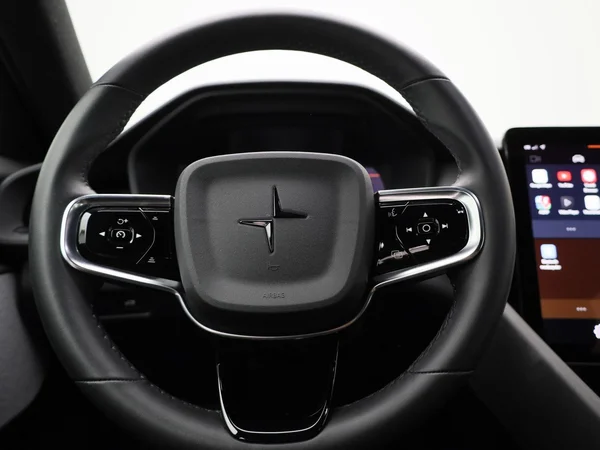 Polestar 2 (2022) — foto 47 van 49