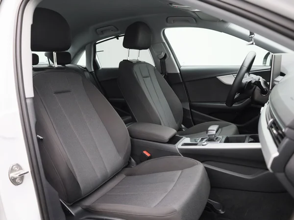 Audi A4 (2024) — foto 33 van 46
