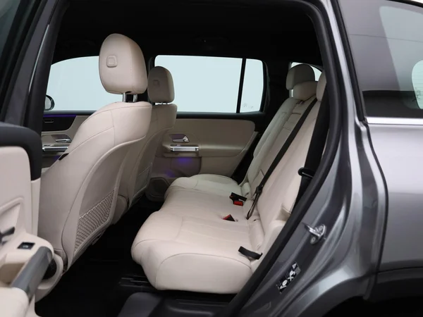 Mercedes-Benz EQB (2022) — foto 2 van 48