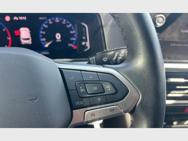 Volkswagen T-Roc (2023) — foto 7 van 22