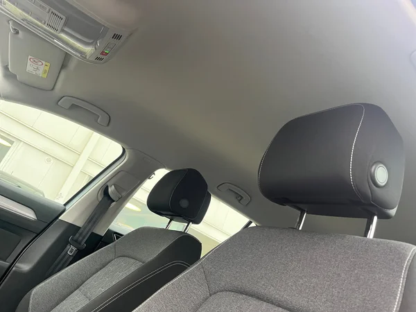 VOLKSWAGEN Passat SW (2023) — foto 13 van 24