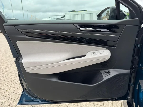 VOLKSWAGEN ID.7 Tourer (2025) — foto 21 van 24