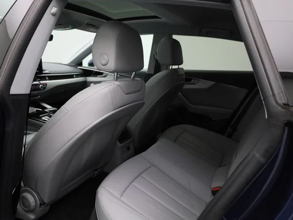 Audi A5 (2022) — foto 2 van 39