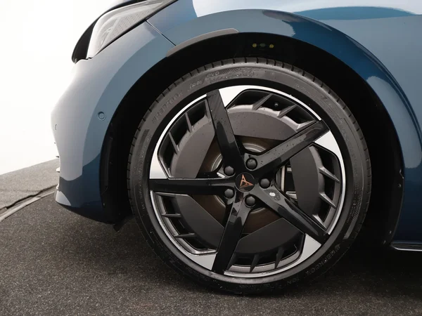CUPRA Born (2025) — foto 15 van 24