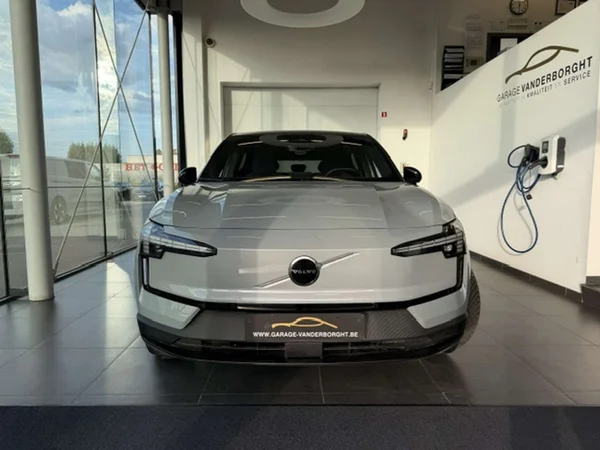 Volvo EX30 (2024) — foto 12 van 20