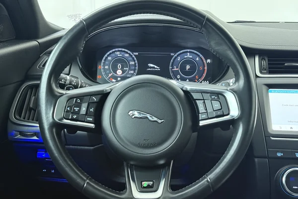 Jaguar E-Pace (2020) — foto 2 van 23