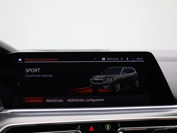 BMW X5 (2020) — foto 17 van 45