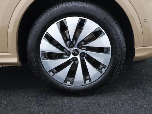 AUDI Q5 (2025) — foto 2 van 32