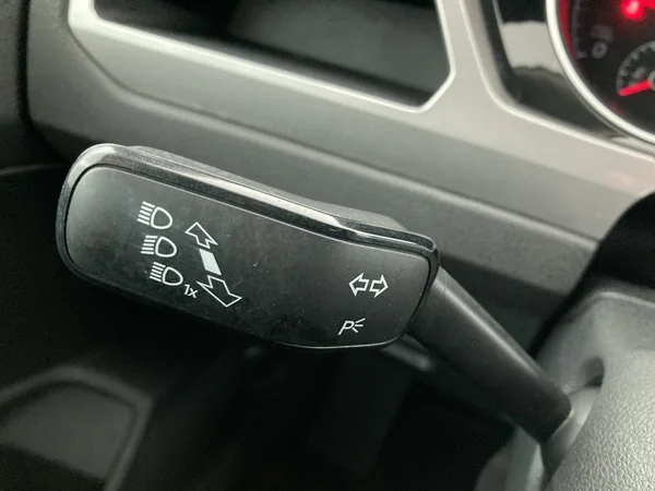 VOLKSWAGEN Touran (2020) — foto 27 van 36