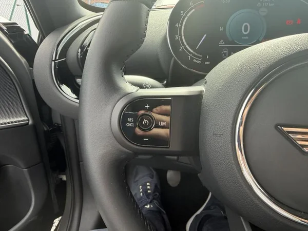 MINI Mini Clubman (F54 LCI) (2022) — foto 14 van 22