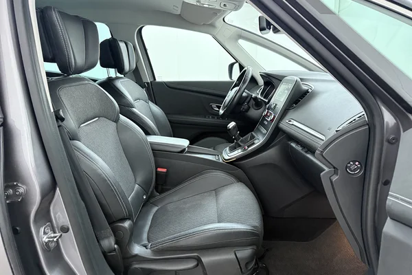 Renault Scenic (2021) — foto 12 van 14