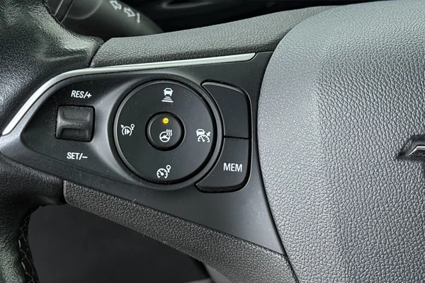 Opel E-Mokka (2022) — foto 5 van 18