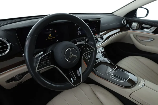 Mercedes-Benz E-Klasse (2021) — foto 2 van 16
