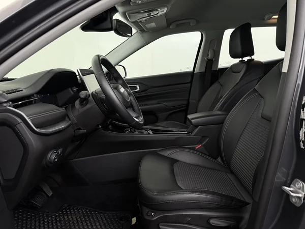 JEEP Compass (2024) — foto 2 van 29