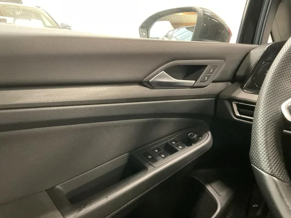 VOLKSWAGEN Golf VIII GTI (2021) — foto 7 van 24