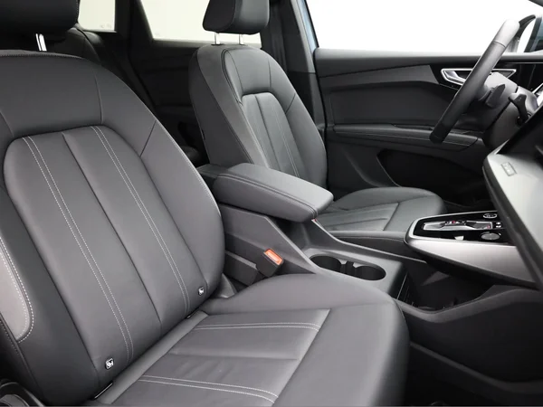 AUDI Q4 e-tron (2025) — foto 16 van 21