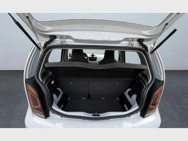 Volkswagen UP! (2017) — foto 11 van 25