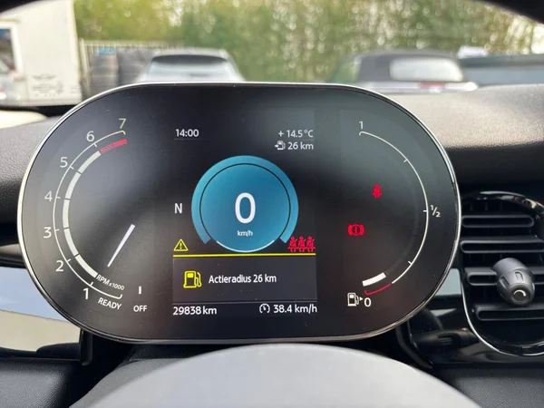 MINI Mini 5 Doors (F55 LCI II) (2022) — foto 6 van 24