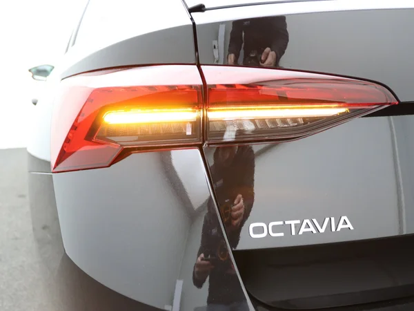 SKODA Octavia Combi (2025) — foto 19 van 23
