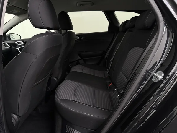 KIA Cee'd (2022) — foto 5 van 30