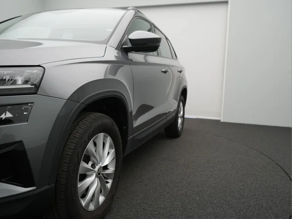 SKODA Karoq (2023) — foto 26 van 27