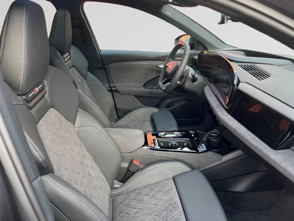 AUDI Q6 e-tron (2024) — foto 5 van 20