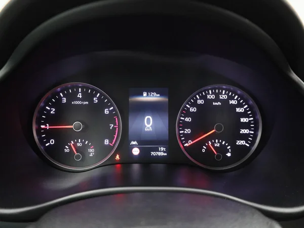 Kia Stonic (2021) — foto 9 van 40