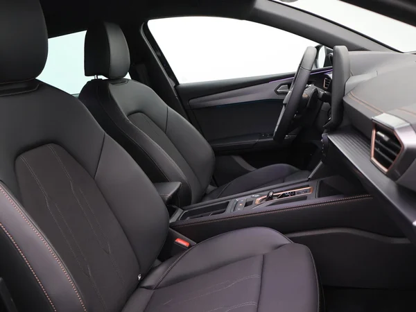 CUPRA Leon ST (2025) — foto 2 van 22