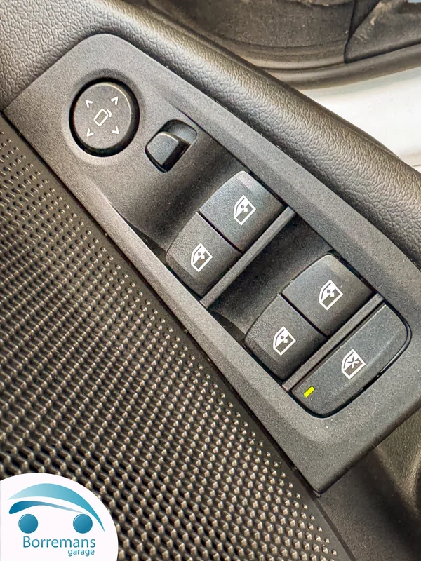 BMW 116 (2023) — foto 28 van 44